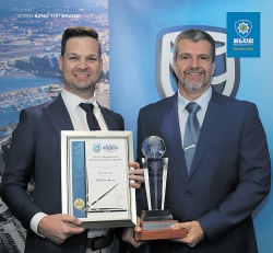 Darren Lategan Sales & Marketing Director Blue Security, and Henk van Bemmelen CEO Blue Security with the Top Brand Award 2019