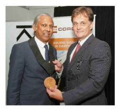 Corobrik - NEW PRESIDENT FOR KZN INSTITUTE FOR ARCHITECTURE:Kevin Bingham (right) outgoing President of the KZN Institute for Architecture inducts Ruben Reddy as the new President