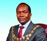 ETHEKWINI MUNICIPALITY MAYOR INSPIRES PUTELLOS PUPILS:eThekwini Mayor James Nxumalo